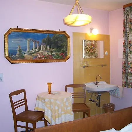 Krone Hotel 2*