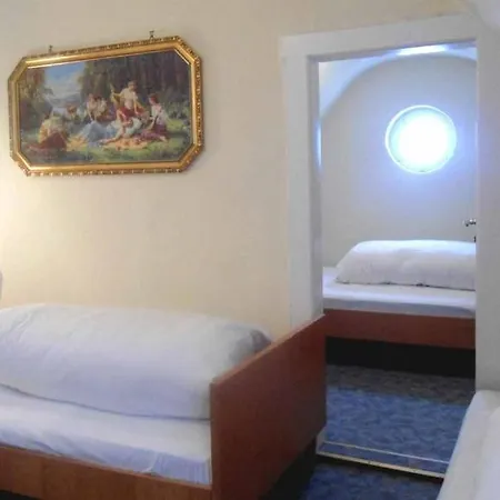 Krone 2* Goessweinstein